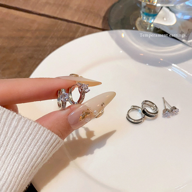Light luxury, niche and exquisite zircon ear stud earrings, a Korean bestseller set for women, plain ring ear studs, the same style of earrings as Internet celebrities Specification drawing