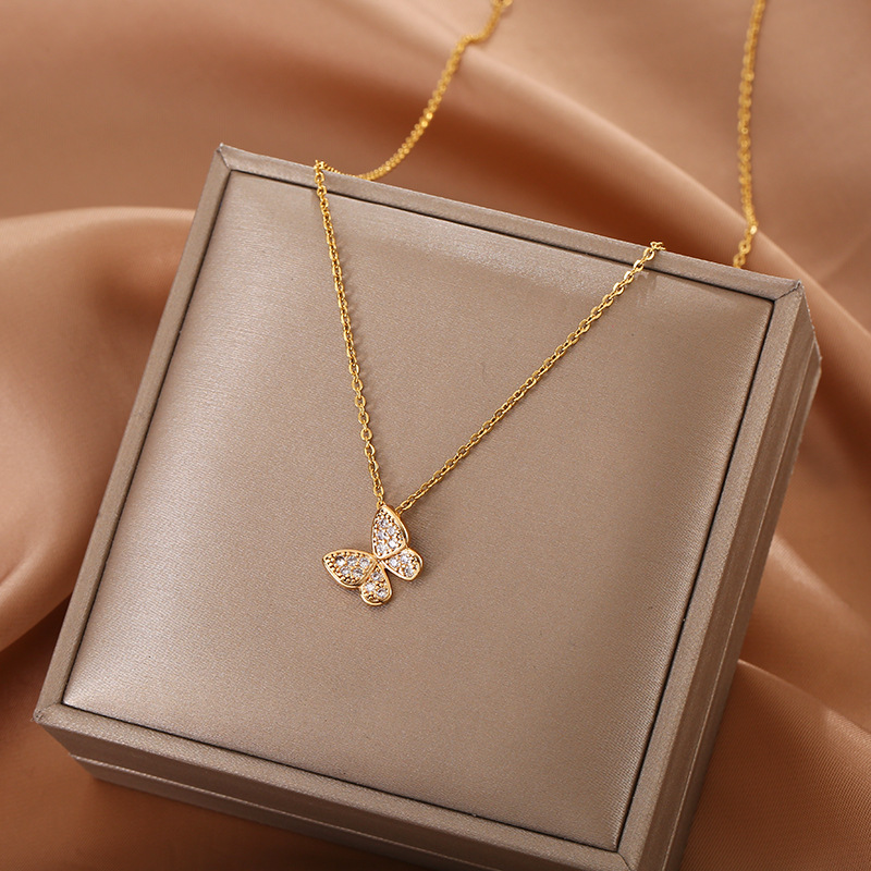 Korean-style light luxury silver butterfly pendant titanium steel necklace for women, simple and versatile, diamond-encrusted collarbone chain, high-end accessory Specification drawing