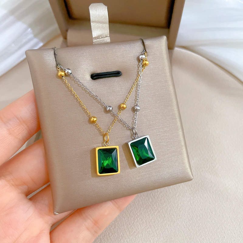 【 All-titanium Steel 】 Square emerald minimalist style furnace real gold necklace, female Instagram influencer collarbone chain accessory full figure