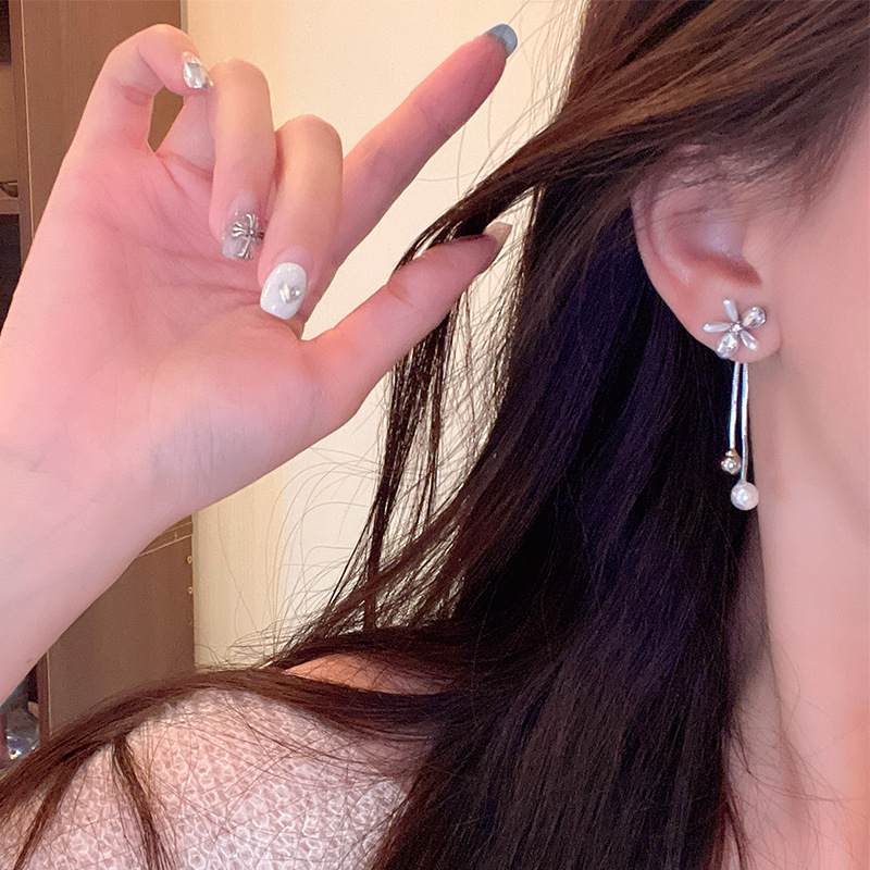 Tassel flower bead earrings, a Korean-style light luxury and high-end back-hanging stud earrings for women, a new versatile ear accessory for 2025 Application Scenario