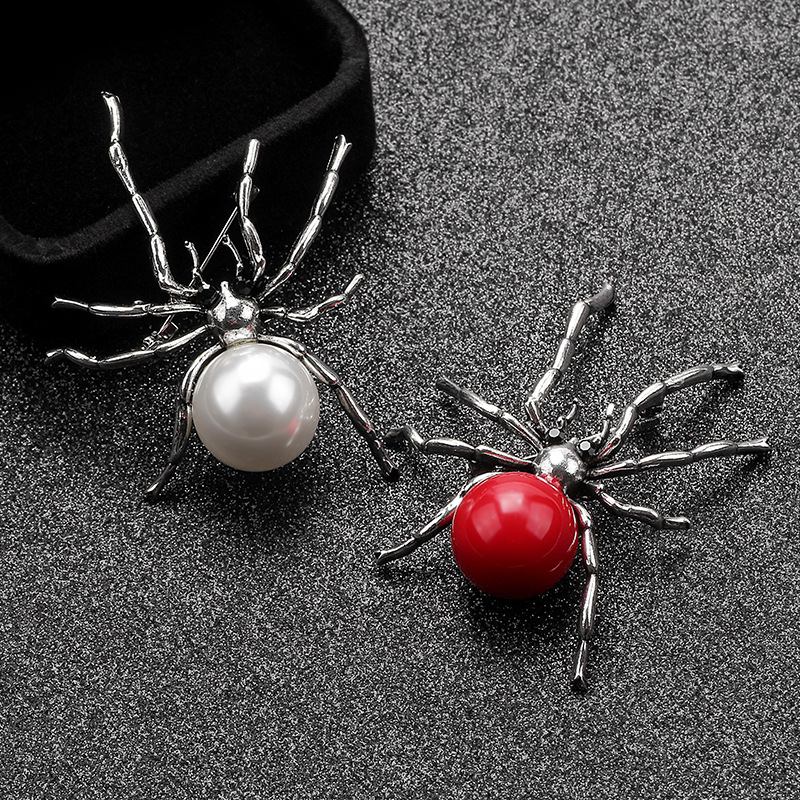 European and American fashionable metal imitation pearl spider brooches, personalized export insect brooch pins, clothing accessories full figure