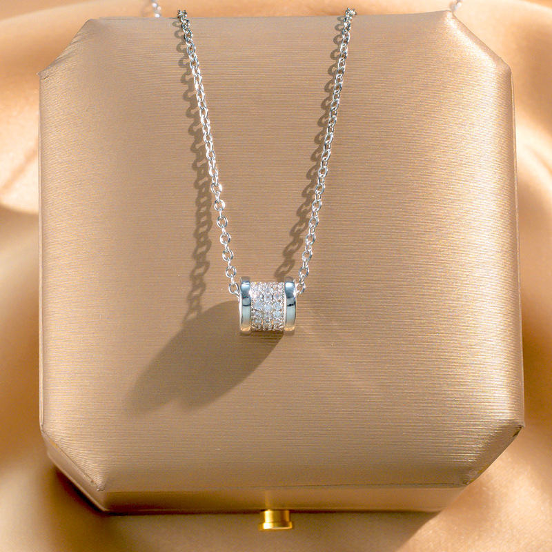 ins trendy and unique style, small waist titanium steel necklace for women, exquisite zircon Korean version new collarbone chain, light luxury necklace full figure