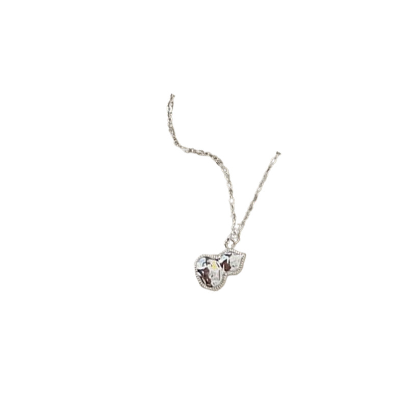 The 2025 new Chinese-style gourd pendant features a unique, fashionable and simple design. The collarbone chain is a retro and versatile necklace Item Picture