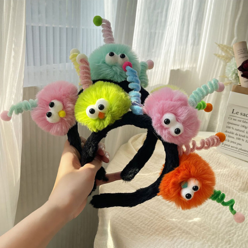 Cute and funny hairball twist stick headband, ugly and adorable headwear, high head top small coal ball antenna headband, female hairpin hair accessory full figure