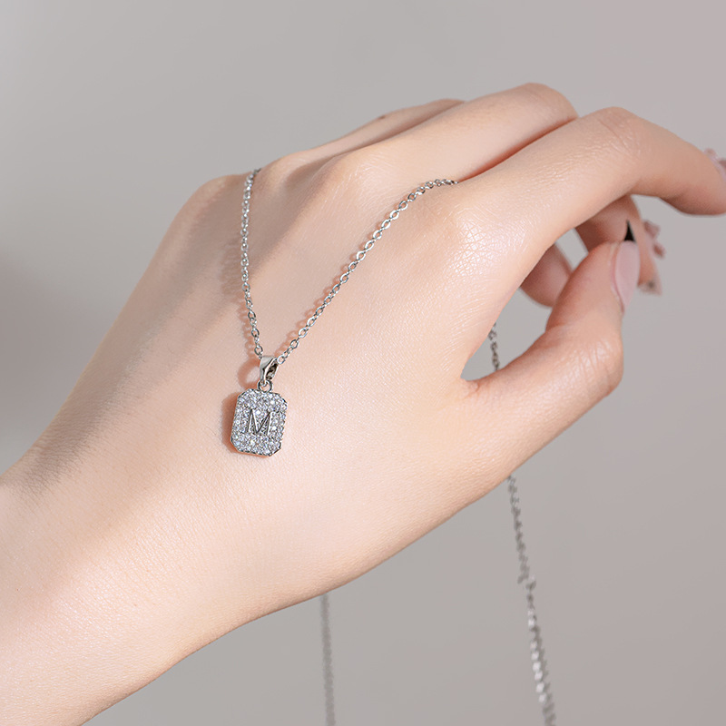 Silver M letter full diamond titanium steel necklace for women, simple and versatile, light luxury collarbone chain, stylish and trendy online celebrity accessory wholesale Application Scenario