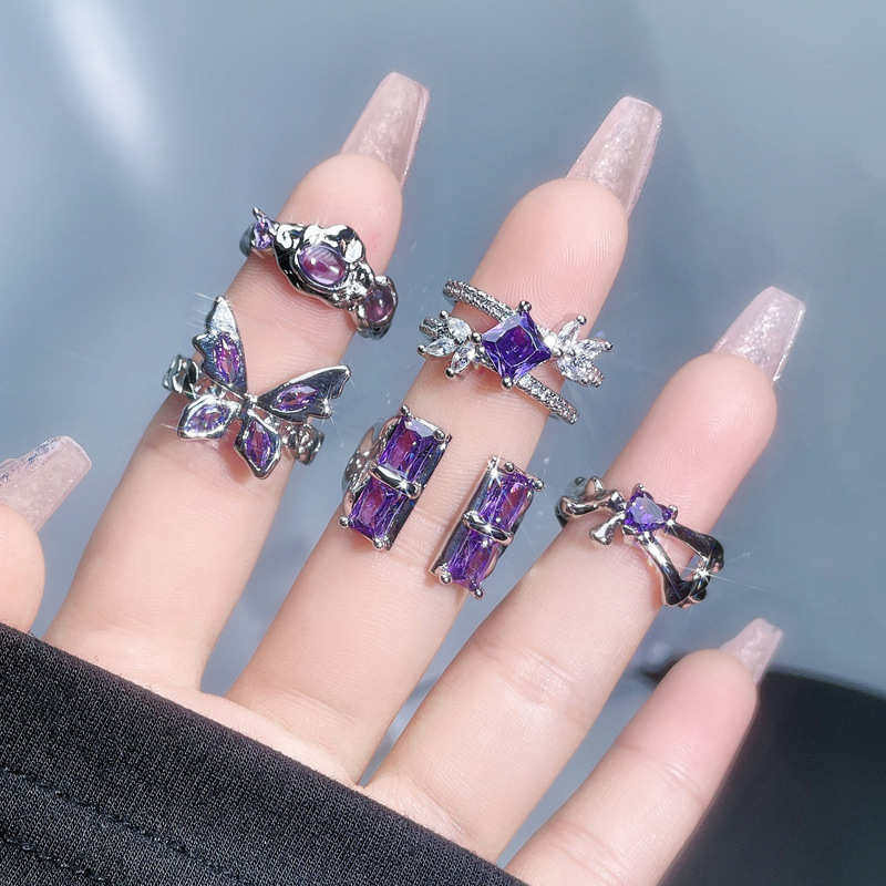 The new purple diamond butterfly lava open ring for women on Instagram features a cold, niche, fashionable and luxurious high-end ring style Specification drawing