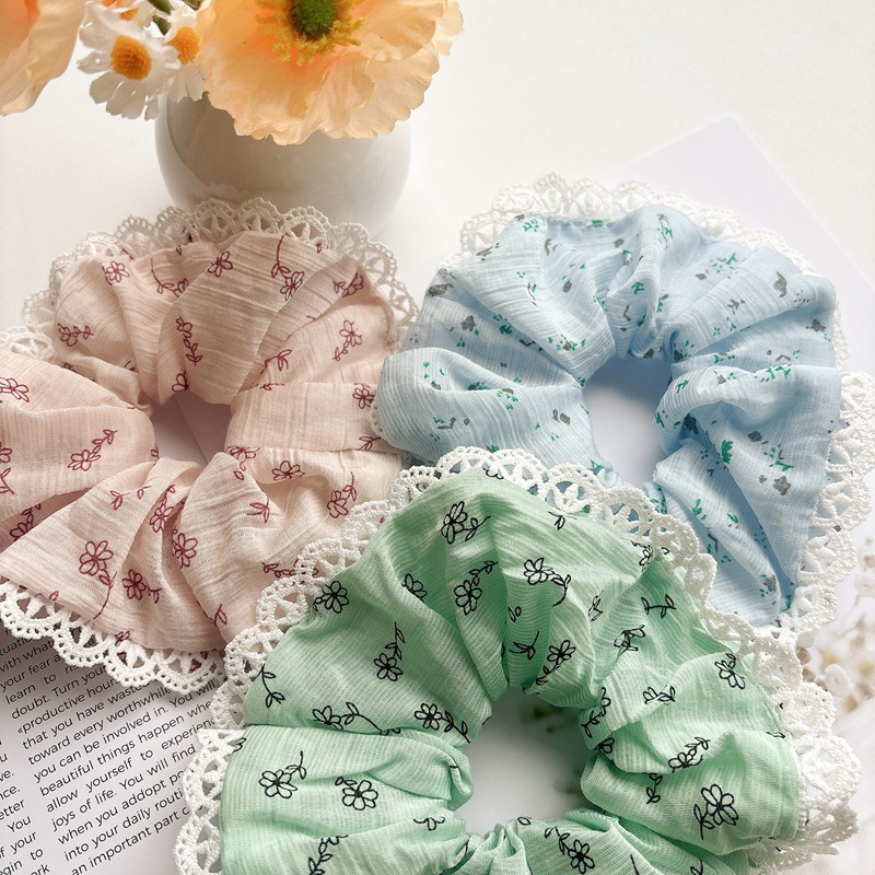 Gentle and elegant, beige small floral lace trim fabric large intestine hair band, sweet and fresh, forest-style girl hair tie details Picture