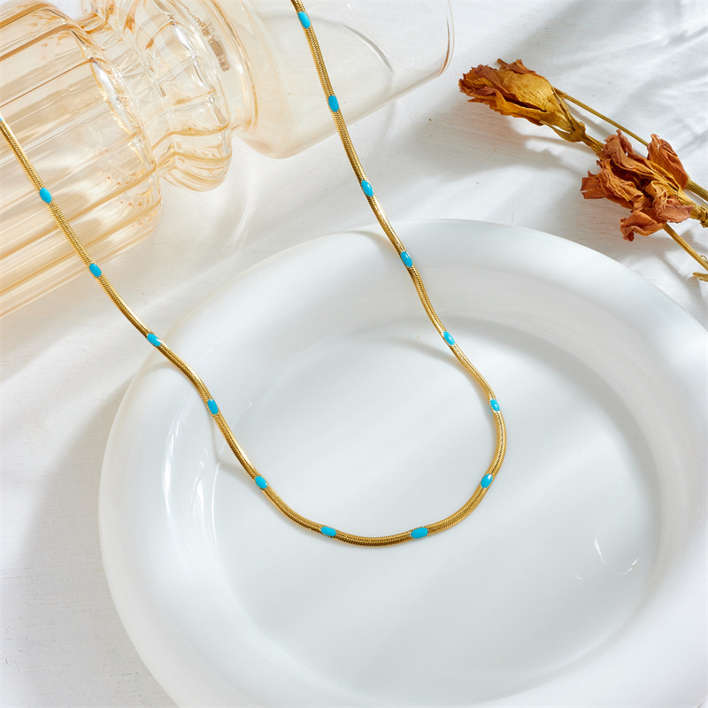 European and American fashionable, simple, niche, retro and ethnic style gold-plated titanium steel collarbone chain necklace with a versatile and high-end feel details Picture
