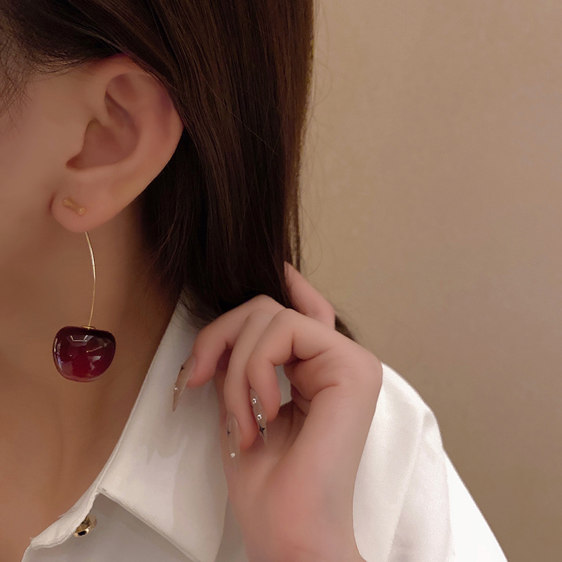 Korean bestseller cherry earrings for women on Instagram, with a trendy, high-end and elegant look. New cherry earrings for 2024 details Picture