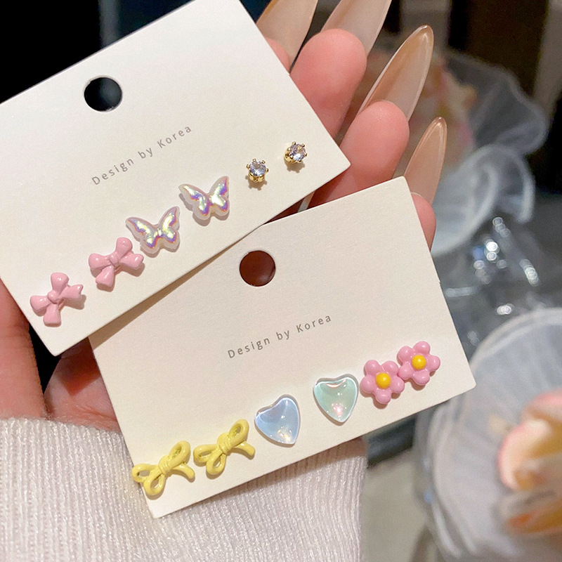 Fresh and cute, colorful butterfly stud earrings, exquisite zircon set earrings for women, student ear piercing earrings wholesale full figure