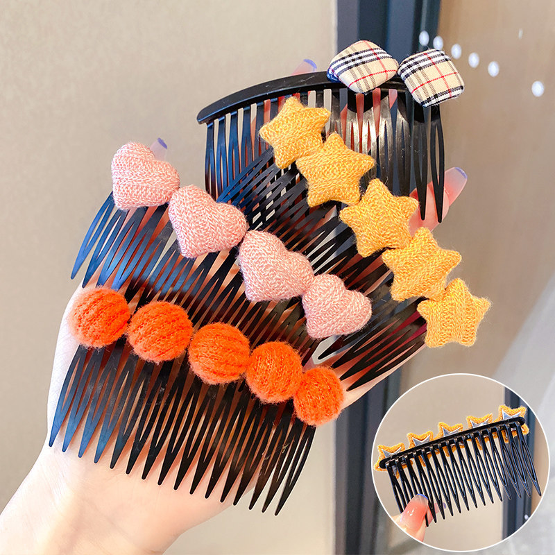 Hairpins are a must-have for breaking up hair at the back of a woman's head. They are cute bangs, fashionable hairpin arrangements, and hair accessories Application Scenario