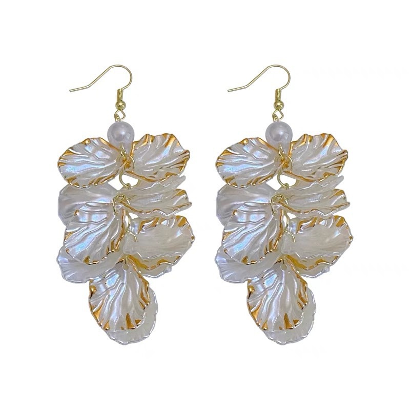 Petal tassel pearl earrings 2025 New bestseller, high-end and light luxury earrings, ear hooks, French style earrings for women Item Picture