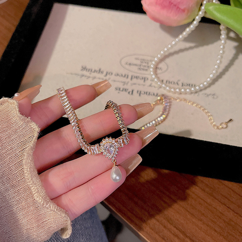 French Hepburn style zircon necklace, women's light luxury and high-end feel, water drop pearl pendant, collarbone chain, neck chain accessory details Picture