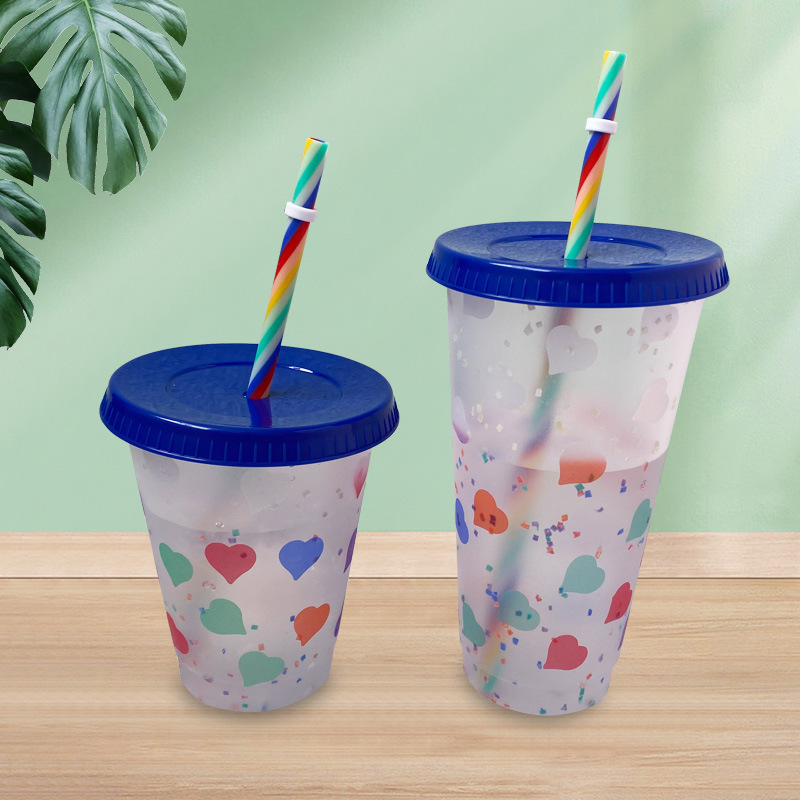 New creative heart-shaped color-changing cup, cold-resistant color-changing cup, large plastic with straw, DIY plastic cup manufacturer wholesale Application Scenario