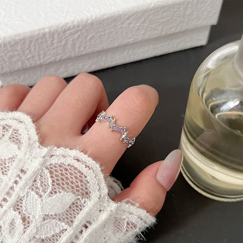 Starlight sparkling diamond and small diamond ring, a niche design with a high-end and cold style. Adjustable opening, a personalized and trendy ring for women full figure