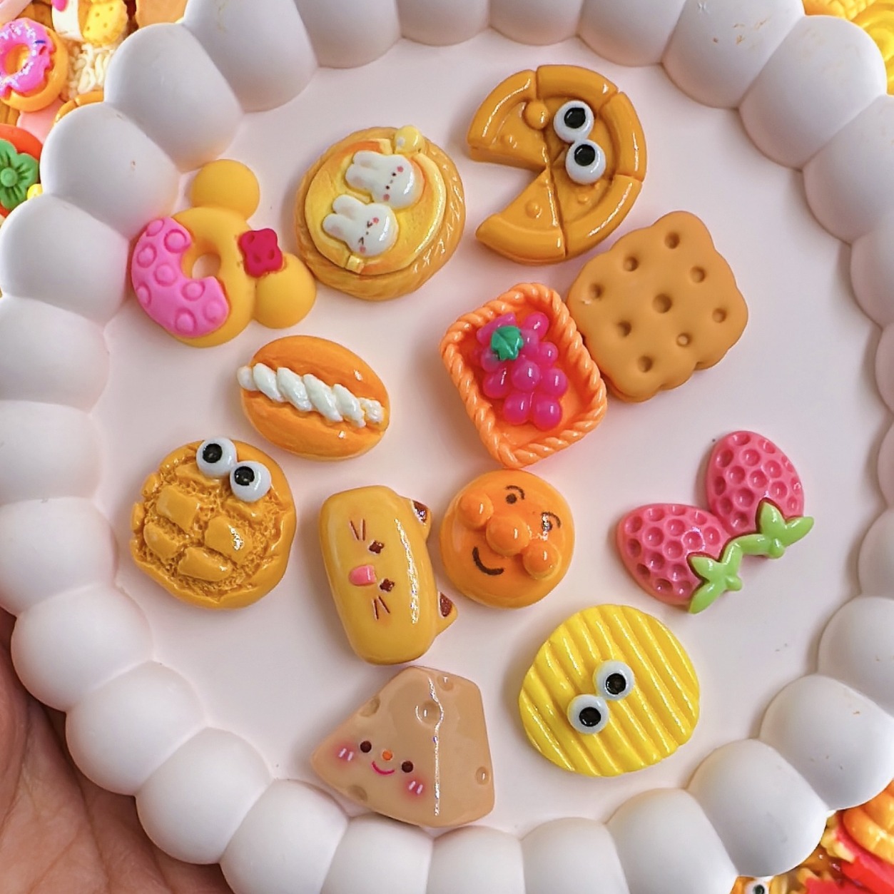 Wholesale of microshrink resin food toys, simulated food, diy hair clip accessories, handcrafted hair ornaments, head accessories and mixed materials Application Scenario