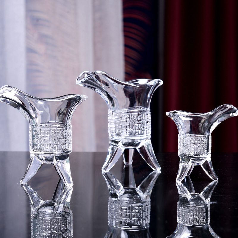 Wholesale of Jue cups, emperor cups, three-legged cups, Chinese antique laminated glass white wine cups, one-sip cups, and classical small wine cups as gifts Application Scenario