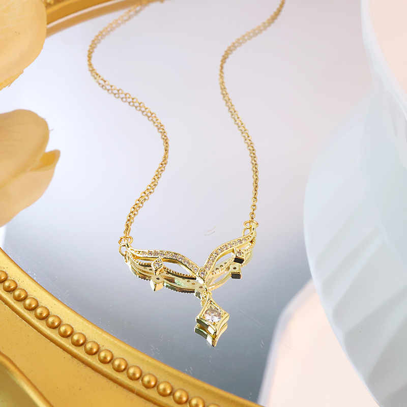 Korean-style light luxury zirconia water drop tassel pendant titanium steel necklace, women's fashion versatile collarbone chain bestseller Application Scenario