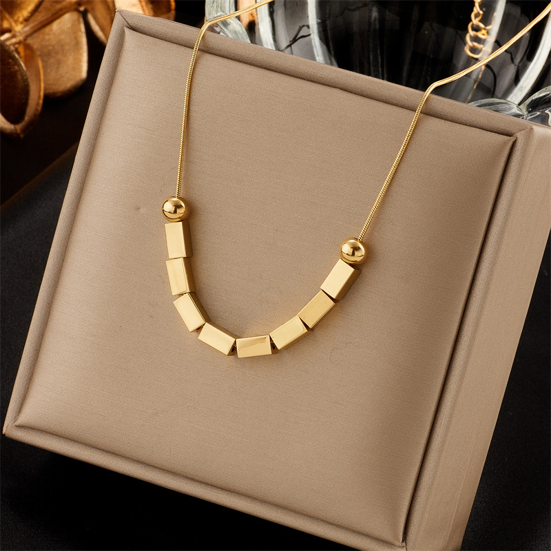 European and American fashion, simple and niche, round bead square titanium steel metal chain necklace, versatile for commuting, cold style collarbone chain full figure