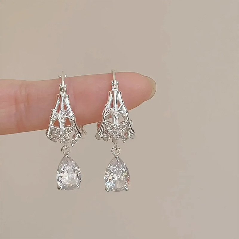 The "Thorn Tears" zircon earrings, the same style as those on Xiaohongshu, are a light luxury, niche, high-end, fashionable and elegant stud accessory for women Specification drawing