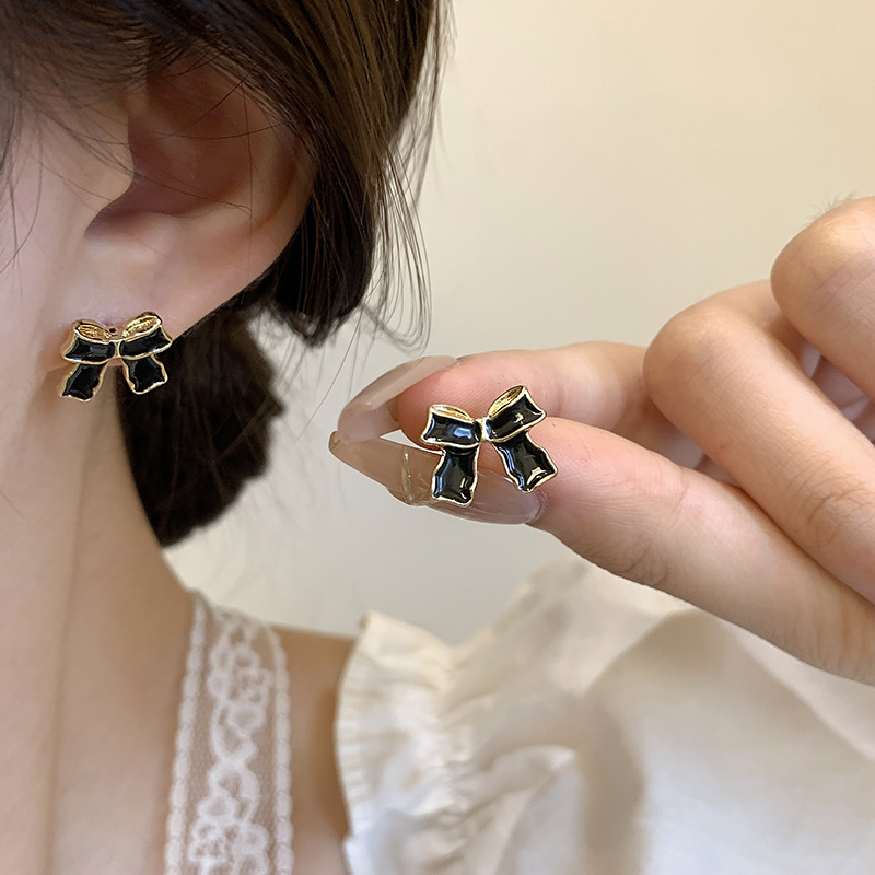Black bow stud earrings, Instags-style, light luxury, versatile and high-end earrings, sweet and cool, small and popular earrings wholesale details Picture