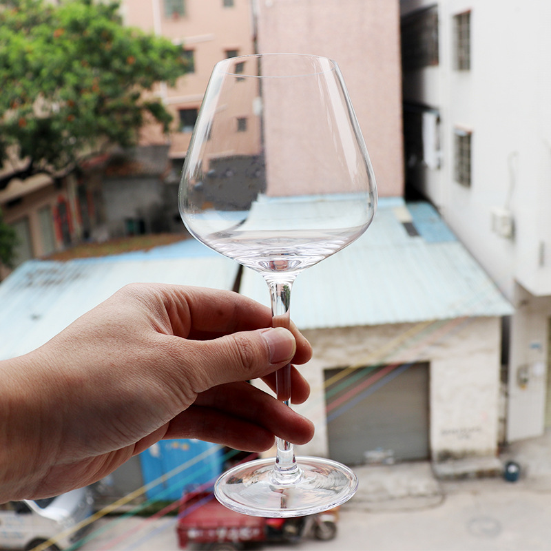Handcrafted crystal high-stemmed red wine glasses with cold-cut one-piece formed glass wine glasses support packaging logos full figure