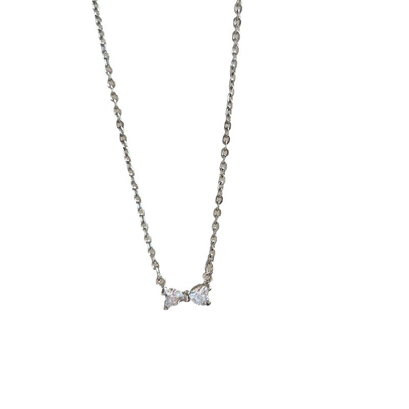 Light luxury and niche ins design sense necklace, women's heart-shaped collarbone accessory, cold style necklace, hip-hop Internet celebrity accessory trend Item Picture