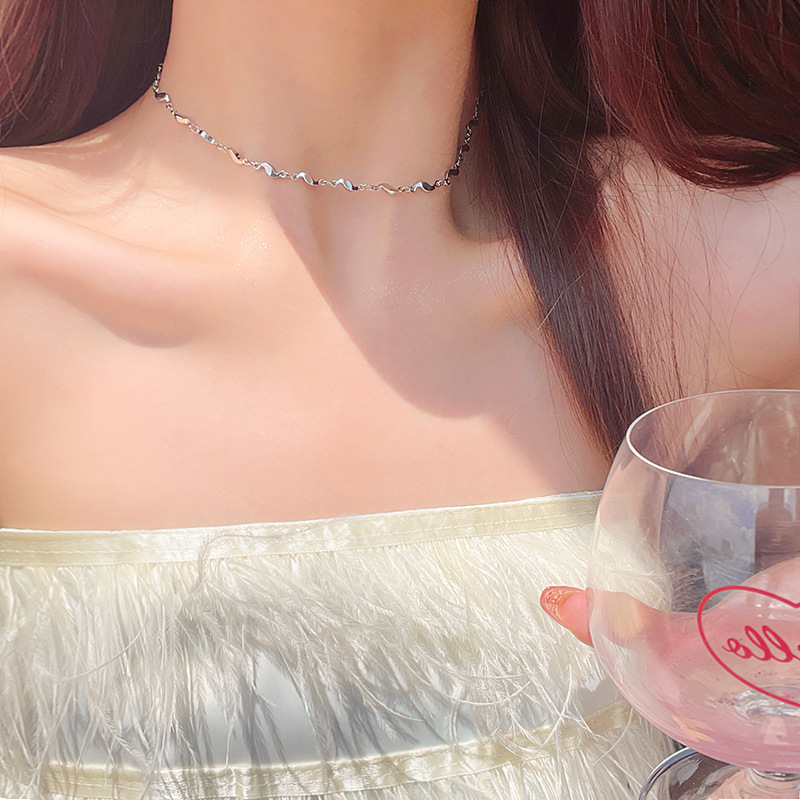 A light luxury and high-end irregular necklace for women, a new trendy hip-hop style collarbone chain and a popular neckchain accessory in 2023 Specification drawing