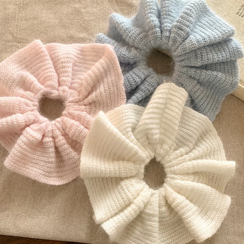 2024 New rabbit fur soft and glutinous hair band, oversized, atmosphere Korean-style gentle hair accessory, high-end autumn and winter hair tie Application Scenario