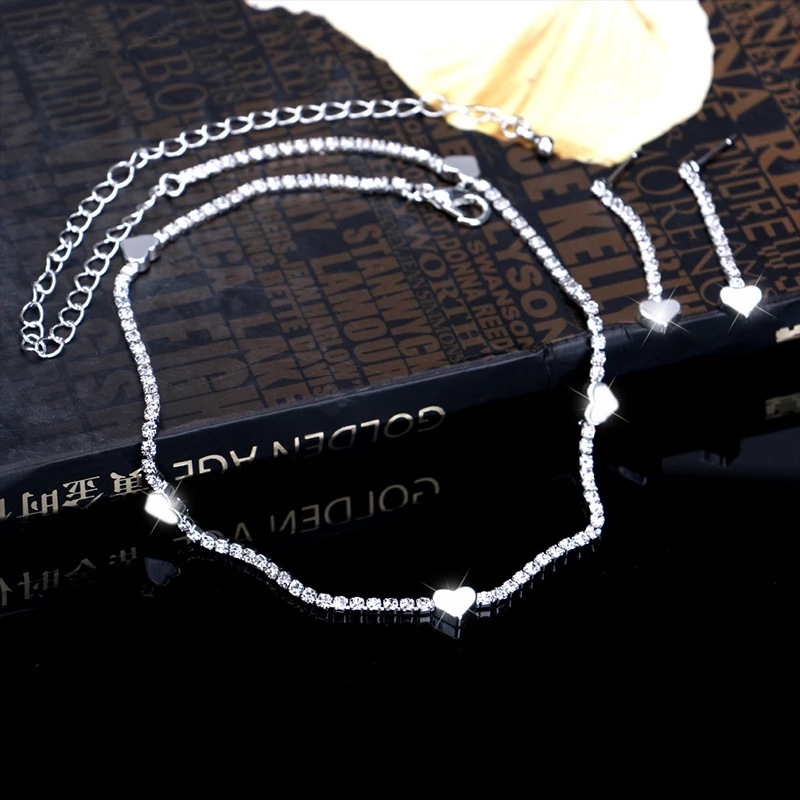 jewelry set: Fashionable alloy, simple heart-shaped rhinestone necklace, earrings, bride's set Application Scenario