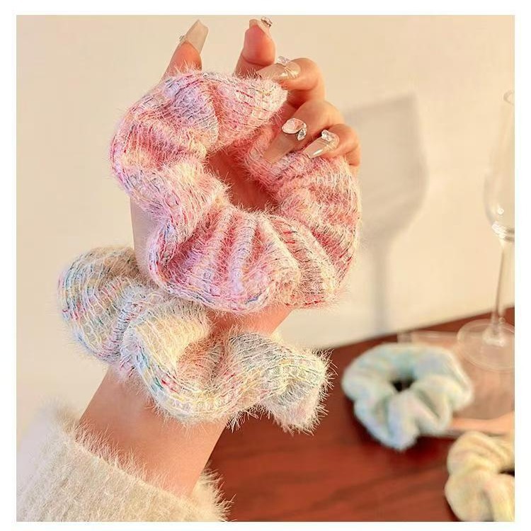 Korean-style knitted hair band, super fairy-like gradient ice cream, fluffy hair tie, fresh and thick large intestine circle, elastic hair accessory Application Scenario