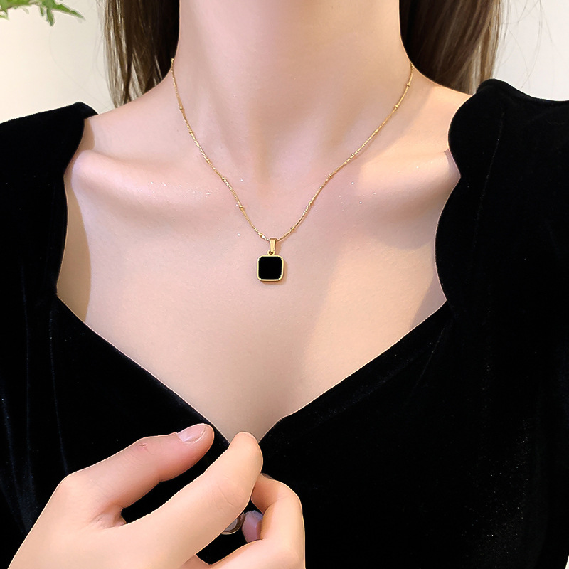 Black square geometric pendant titanium steel bean necklace for women, 18k gold-plated Internet celebrity collarbone chain, fashionable and light luxury accessory details Picture