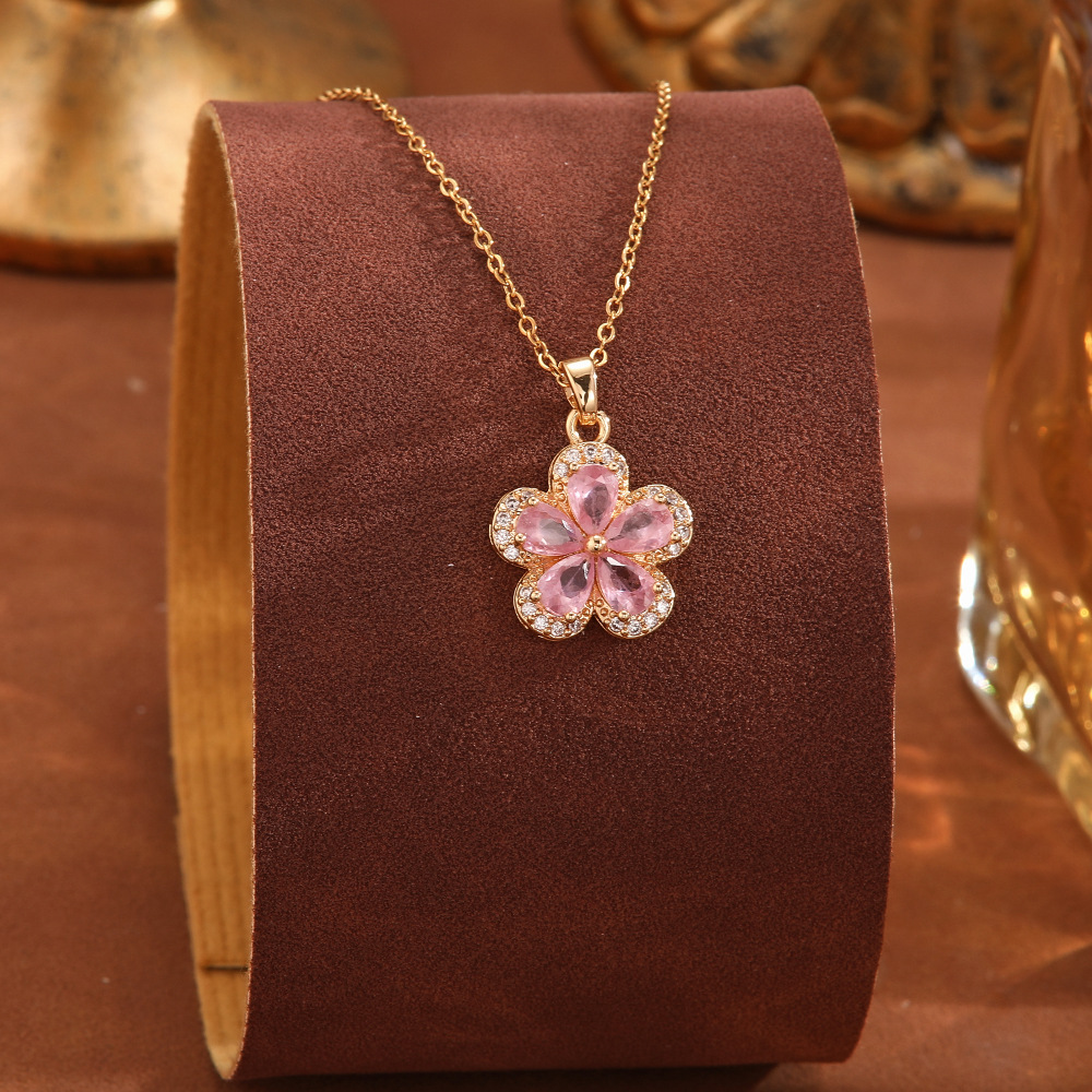 Micro-inlaid zirconium, niche design, light luxury titanium steel necklace, non-fading, versatile, elegant collarbone chain, fashionable pendant wholesale details Picture