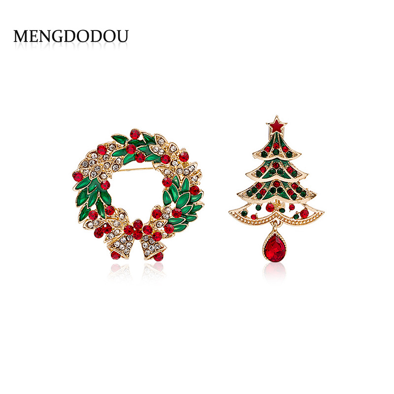 Popular Christmas accessories in Europe and America: metal oil-drip garlands, hollowed-out diamond-encrusted brooches and badges, women's clothing accessories, and corsages full figure