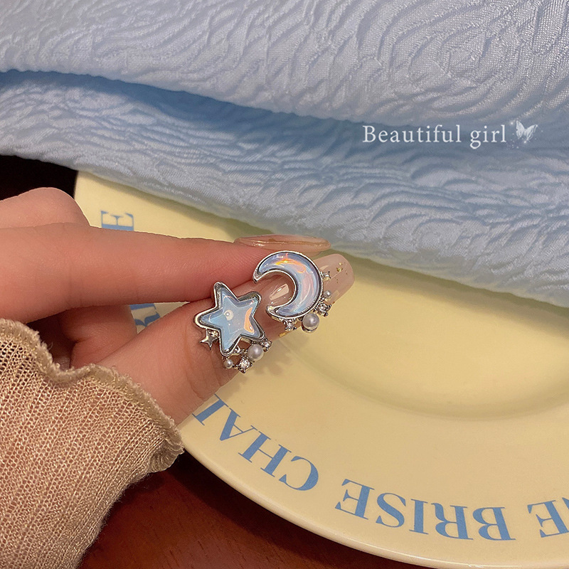 S925 Silver Needle Exquisite blue Star Moon Earrings, women's fashion, niche design, sweet pearl stud earrings wholesale full figure