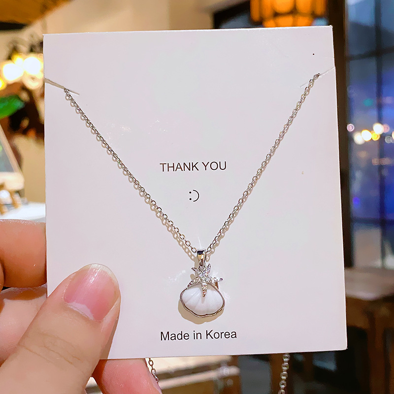 A fashionable and simple zircon bow titanium steel necklace with a unique feminine charm and a light luxury collarbone chain, a popular and high-end accessory details Picture