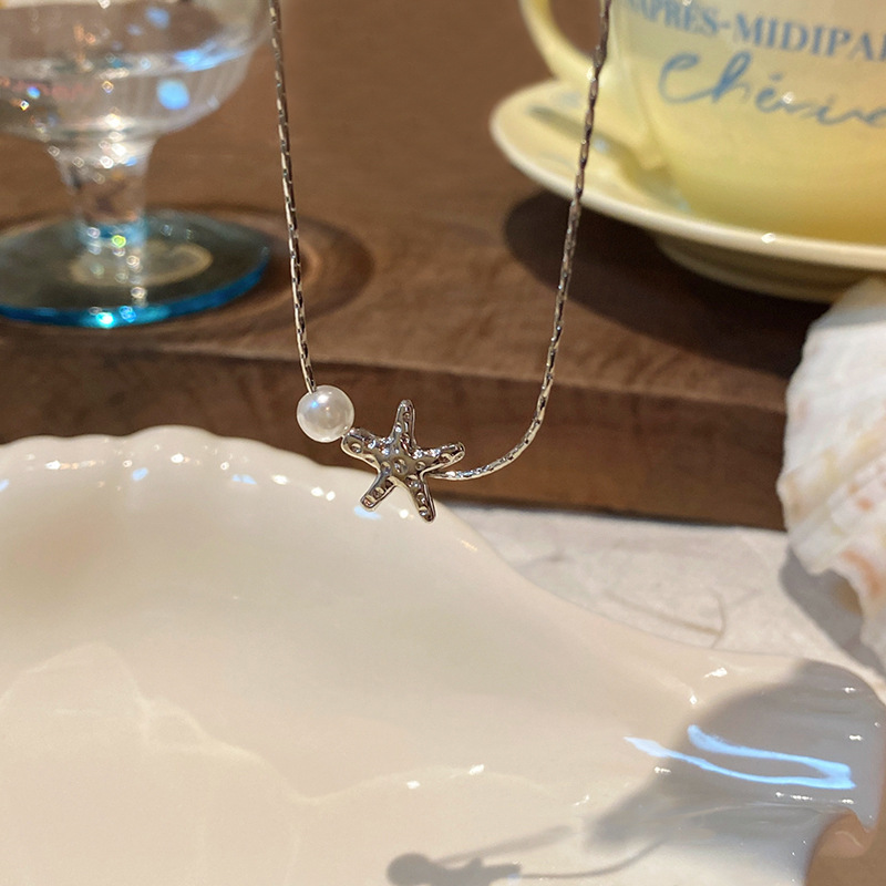 Summer starfish pearl necklace accessory, women's pendant, beaded, simple, light luxury, niche, choker collarbone chain, high-end feel Application Scenario