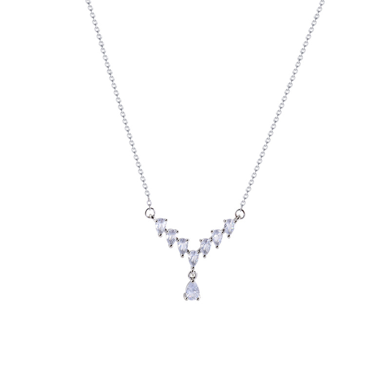 Cold style, high-end design sense, V-shaped zircon titanium steel necklace, women's fashionable and elegant, versatile collarbone chain wholesale Item Picture