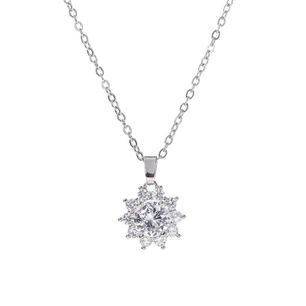 Korean version silver small floral pendant titanium steel necklace, women's full diamond light luxury style Internet celebrity collarbone chain 2024 new style accessory Item Picture