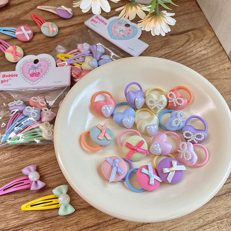 Cute colorful heart-shaped hair clips, girl's forehead bangs clips, side clips, headwear, baby's broken hair, bb clips, hair clips details Picture