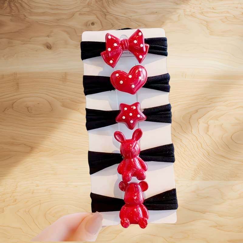 Cute polka dot bow, small scratch clip, girl's forehead, princess hair clip, side girl bb clip, versatile hair clip headwear Application Scenario