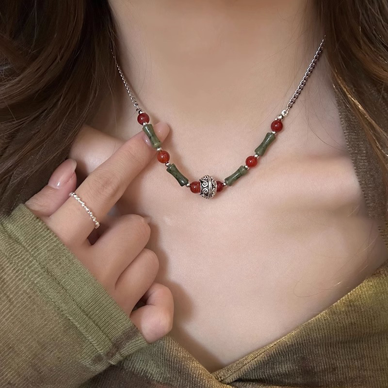New Chinese-style peace pendant agate beaded necklace, a niche design for women, retro bamboo joint spliced vintage collarbone chain accessory details Picture