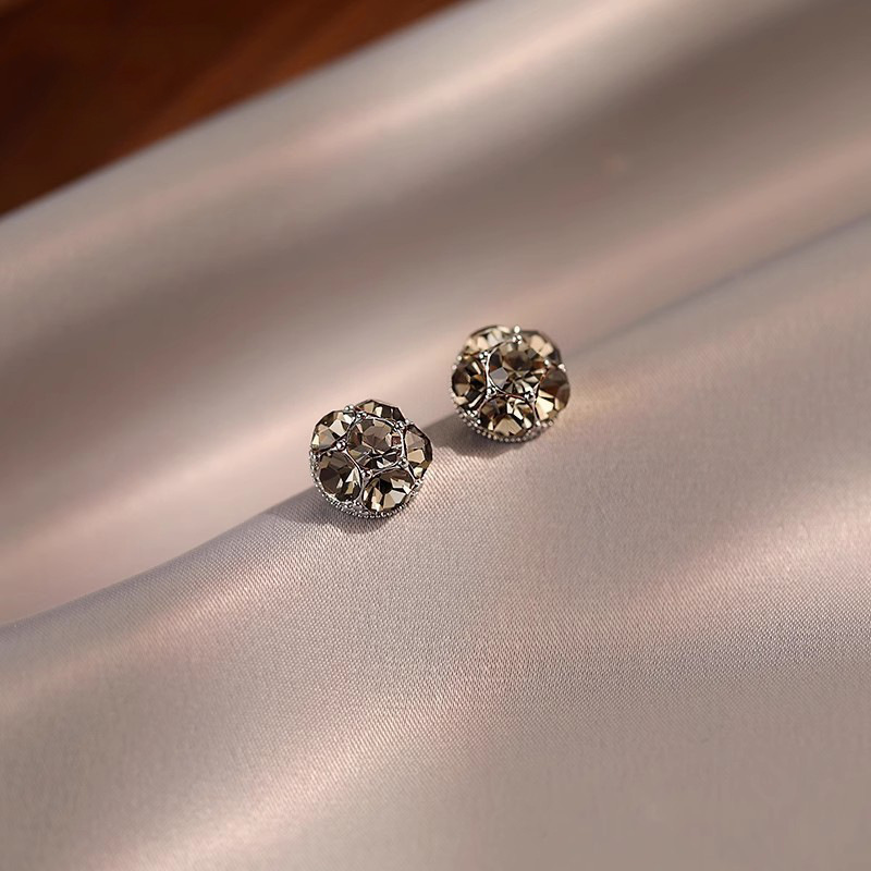 ins Round ball rhinestone stud earrings for women, a niche design with a high-end and elegant style, a new bestseller in 2025, a light luxury ear accessory details Picture