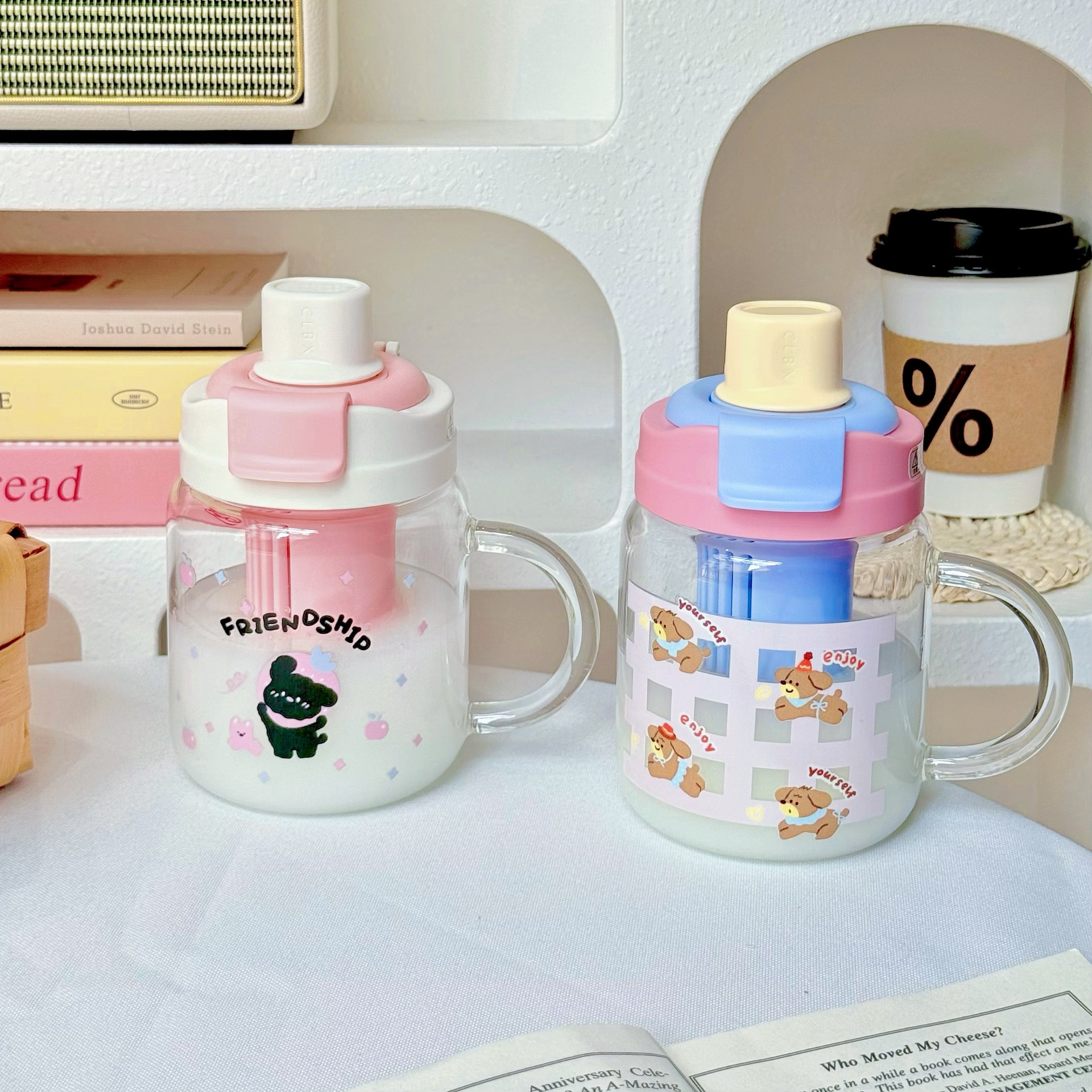 Cartoon and cute double drinking cups with handles, high appearance level glass cups for girls to make tea, with filters, high-temperature resistant cups full figure