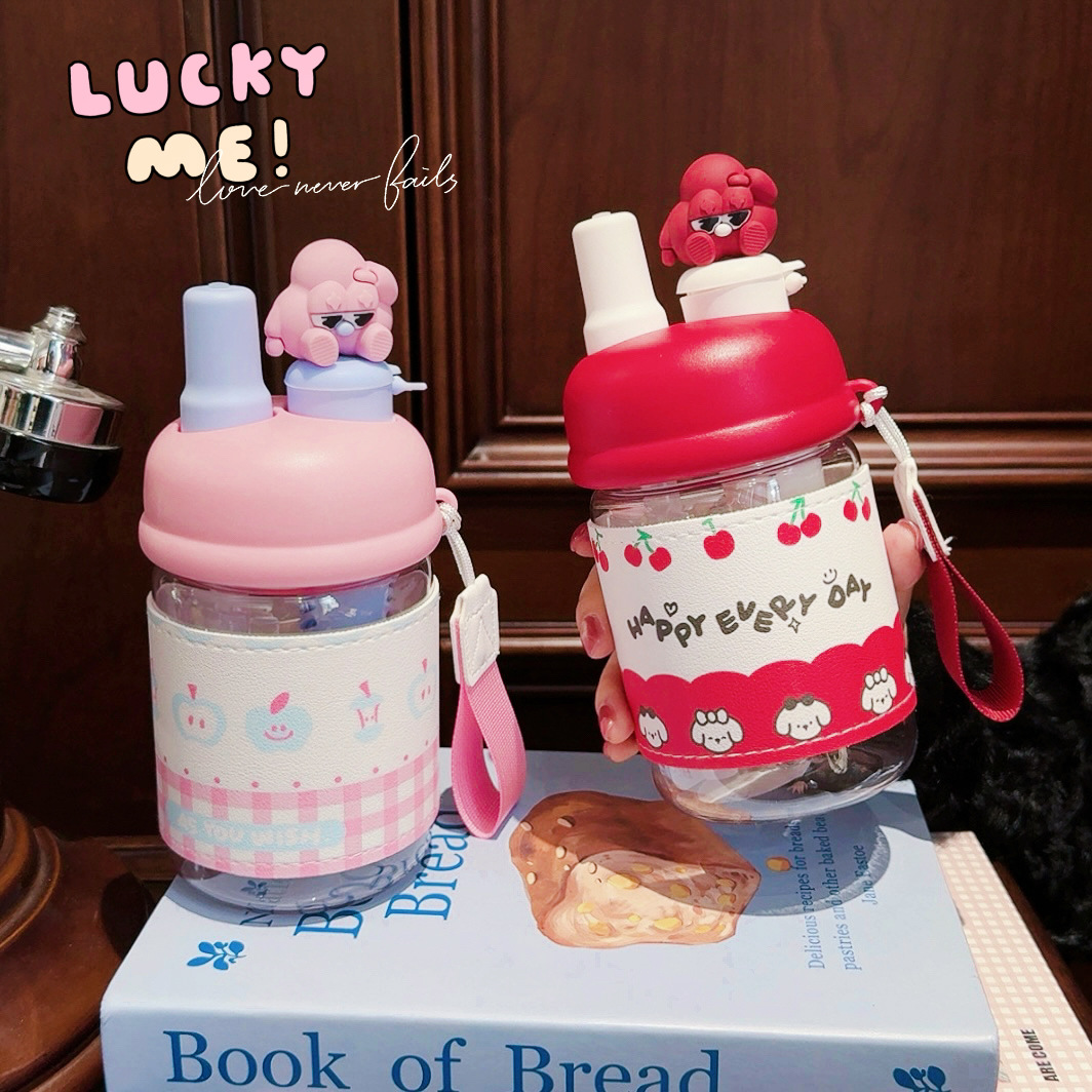 The new high-appeal straw cup cartoon comes with a tea strainer, plastic cup, exquisite gift cup, plush leather case and water cup full figure