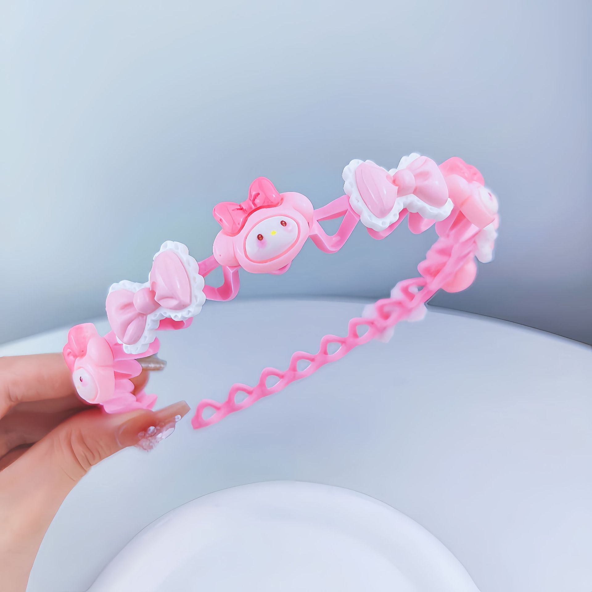Sanrio Kuromi 2024 New Children's Hair-Safe headband, a perfect tool for girls to tidy up broken hair, a cute card for girls details Picture