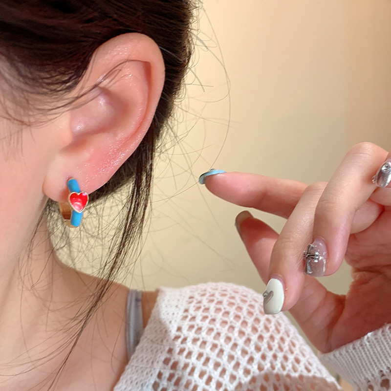 Summer enamel blue and red spliced drop glaze heart-shaped ear loops for women, a new style of elegant earrings in 2025 Application Scenario