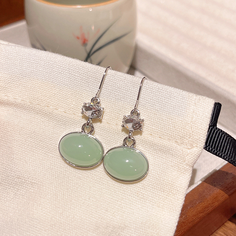 New Chinese-style ancient-style faux chalcedony earrings, women's fashion design sense, retro charm, sparkling diamond ear hook style earrings wholesale full figure