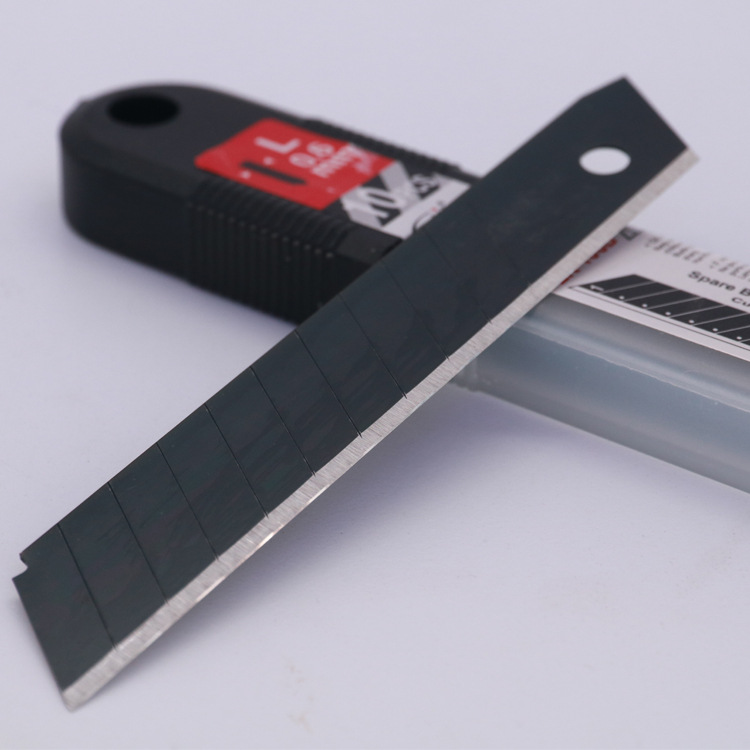 Runxin Art Design blade 0.6 thickened 18mm large replacement blade SK2 alloy steel sharp black replacement blade details Picture