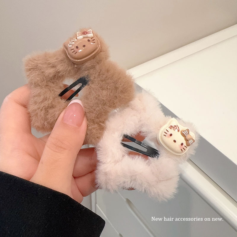 Fluffy five-pointed star hair clip, cute KT cat bb clip, ins autumn and winter plush star hair clip, beautiful girl side clip details Picture